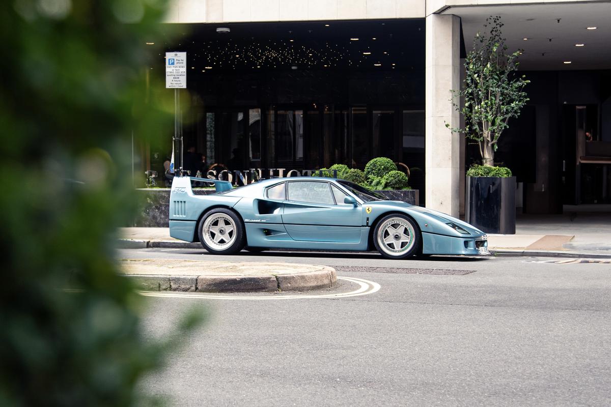 Ferrari F40 Thumbnail